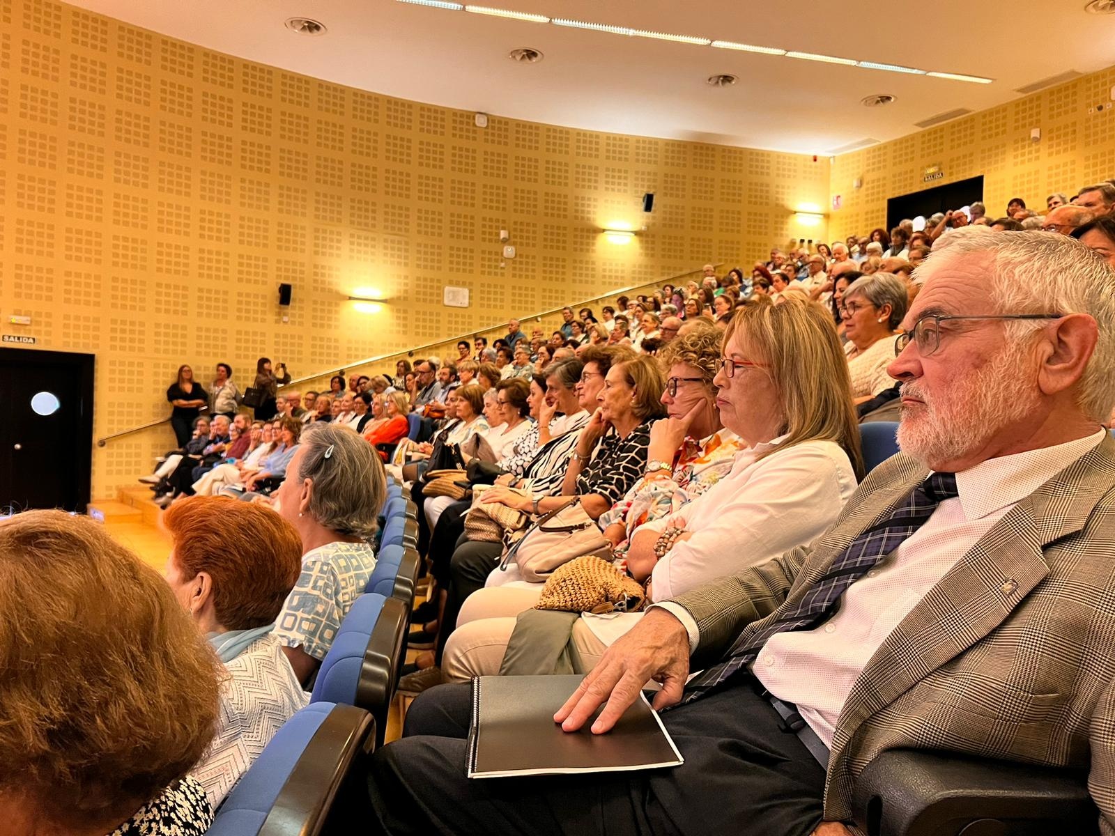 WhatsApp Image 2023-10-17 at 08.39.12